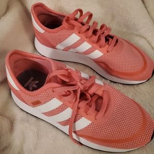 Adidas Sneakee